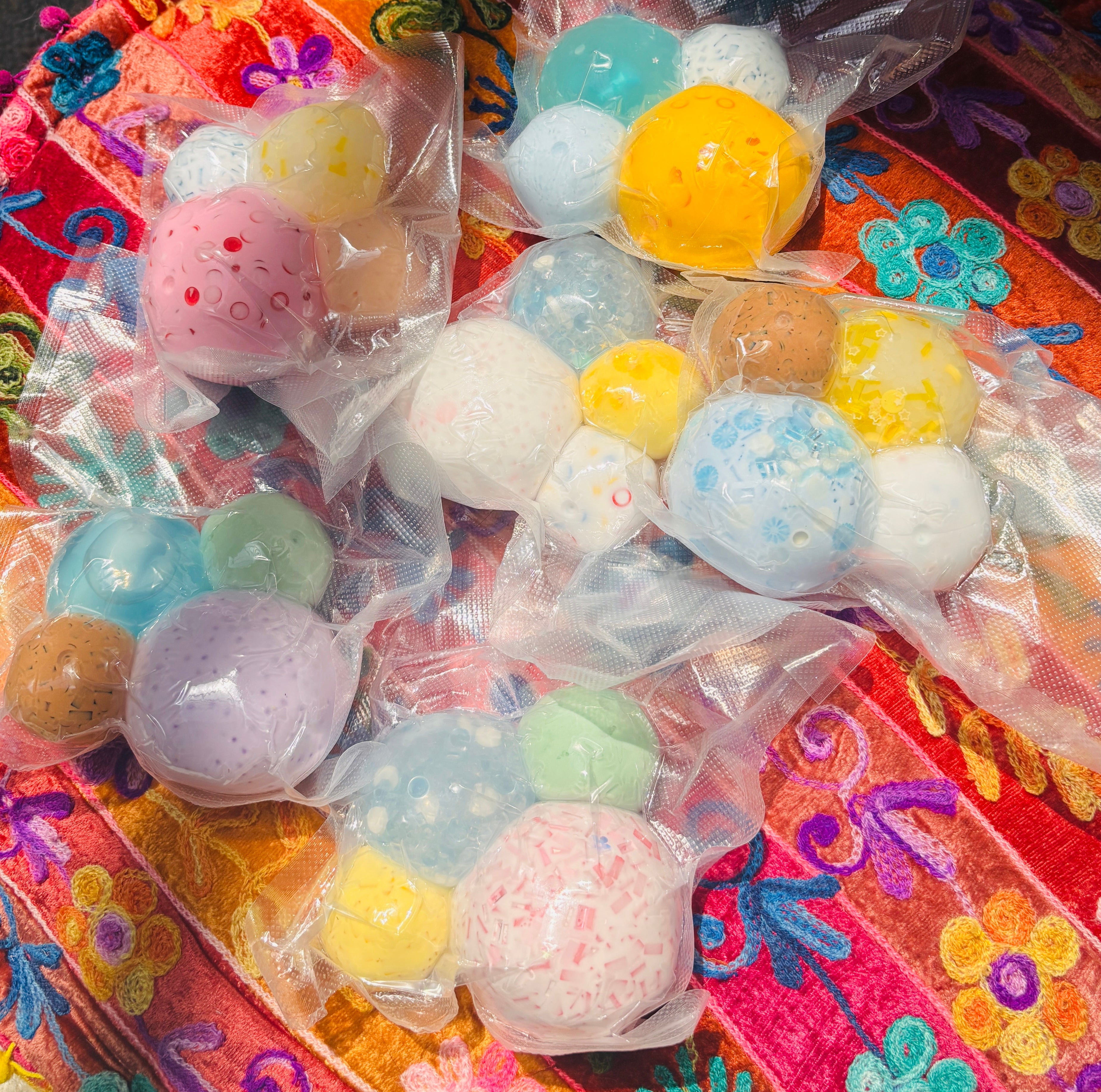 NEW stressballs variety pack (4pcs) random (zip tie)